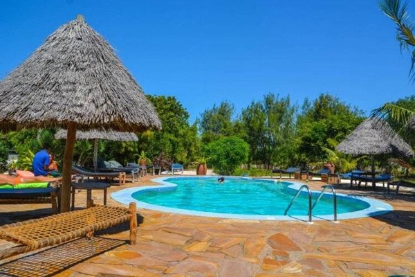 Горящая путевка в Танзанию (Занзибар) — отель Mbuyuni Beach Village - Bungalows (Джамбиани)