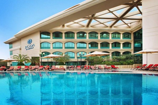 Горящий тур в ОАЭ (Дубай, Абу-Даби и т.д.) — отель Movenpick Grand Al Bustan Dubai (Ex.Roda Al Bustan Dubai Airport) (Дейра)