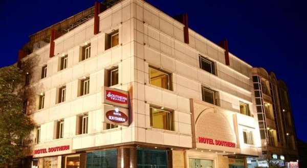 Горящий тур по 27 направлениям — отель Hotel Southern (Нью-Дели)