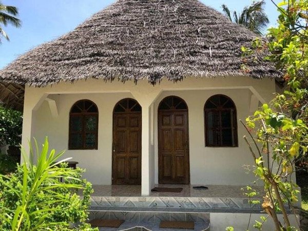 Горящий тур в Танзанию (Занзибар) — отель Blue Earth Beach Bungalows (Джамбиани)