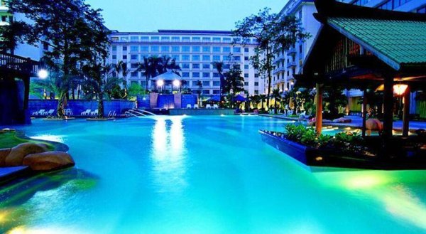 Горящий тур по 27 направлениям — отель Dong Fang Hotel (Гуанчжоу)
