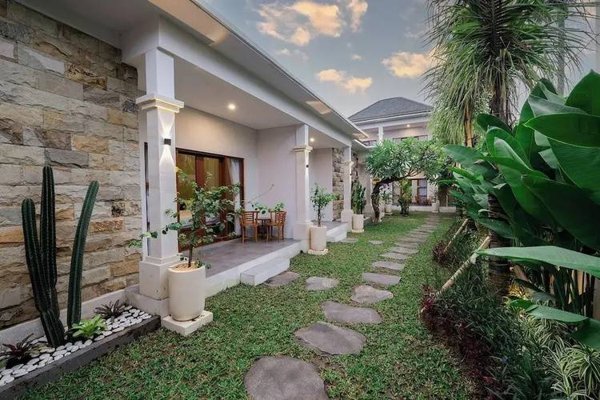 Горящая путевка по 27 направлениям — отель Kemuning Living Sanur (Денпасар)