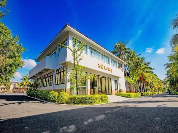 Горящий тур в Китай — отель Sanya Bihai Jinsha Hotel (Санья)