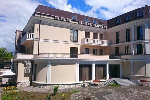 Горящий тур в Абхазию — отель Каракас (Сухум)