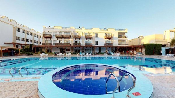 Горящая путевка по 27 направлениям — отель Falcon Naama Star (Наама Бэй)